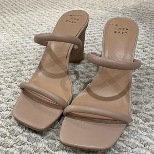 Size 6 Rose pink heels “a new day” heel size is 3 inches